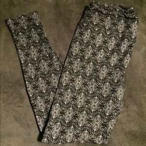NWOT LuLaRoe Legging OS